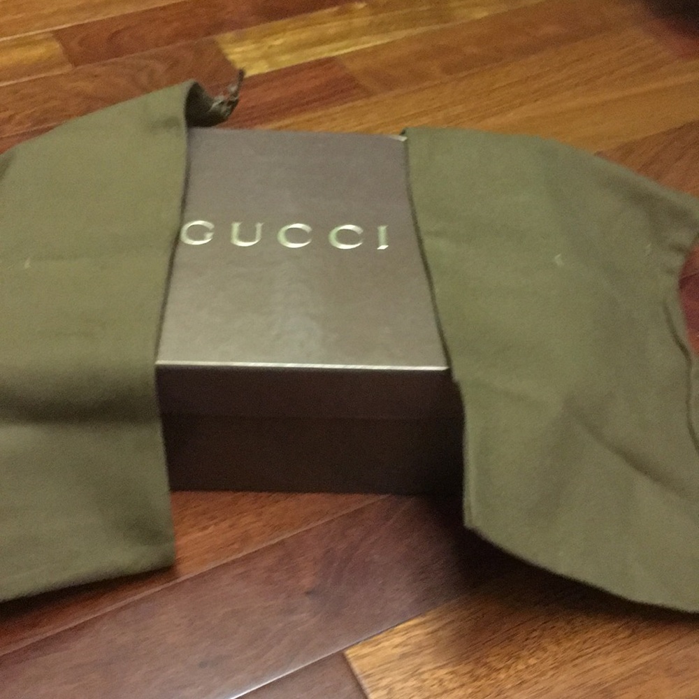 Authentic used Gucci shoes. - Picture 8 of 9
